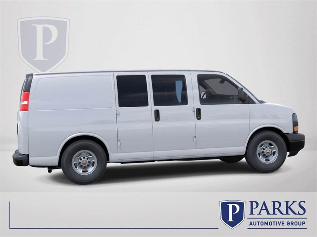 2025 Chevrolet Express Cargo 2500 photo 4