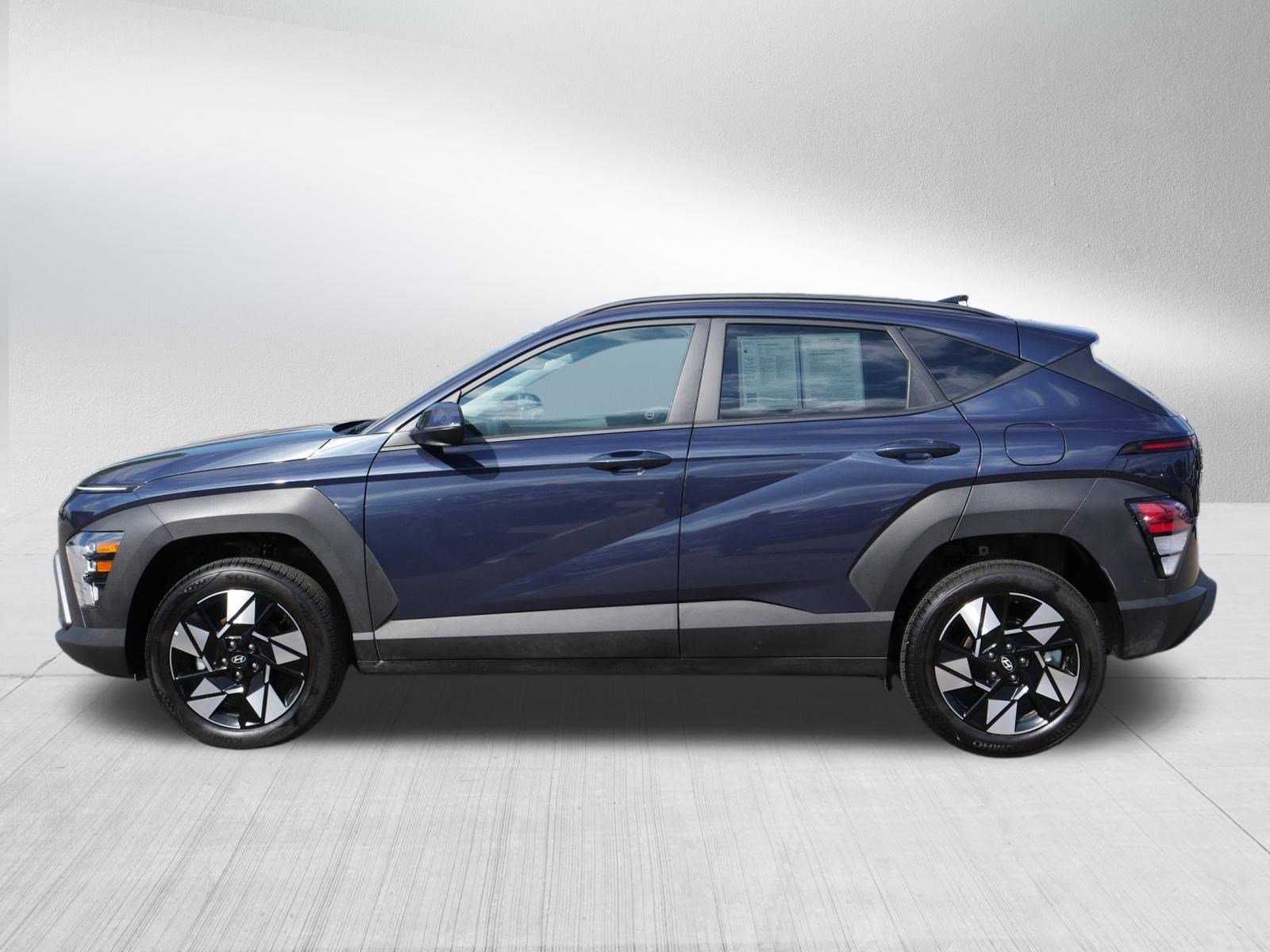 2025 Hyundai Kona SEL photo 2