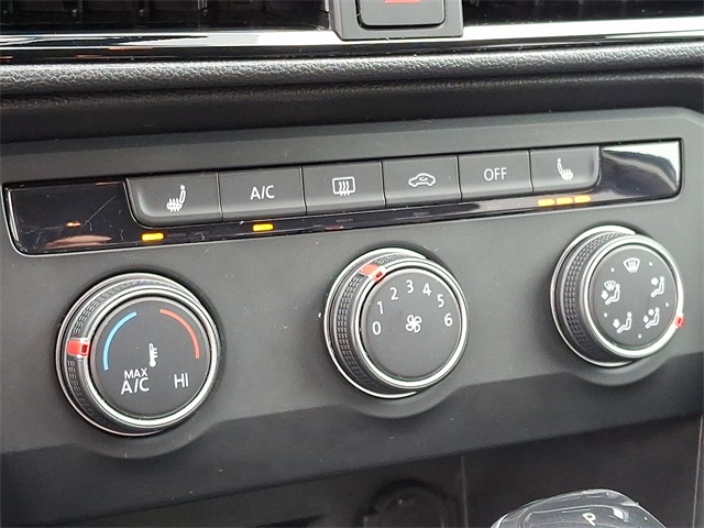 2022 Volkswagen Taos SE photo 16