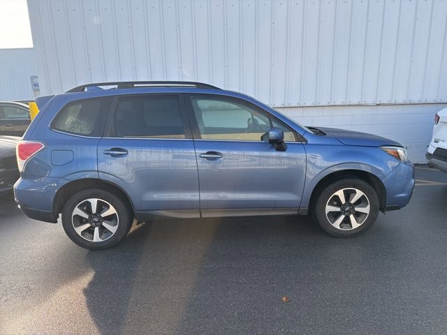 2017 Subaru Forester Limited photo 4