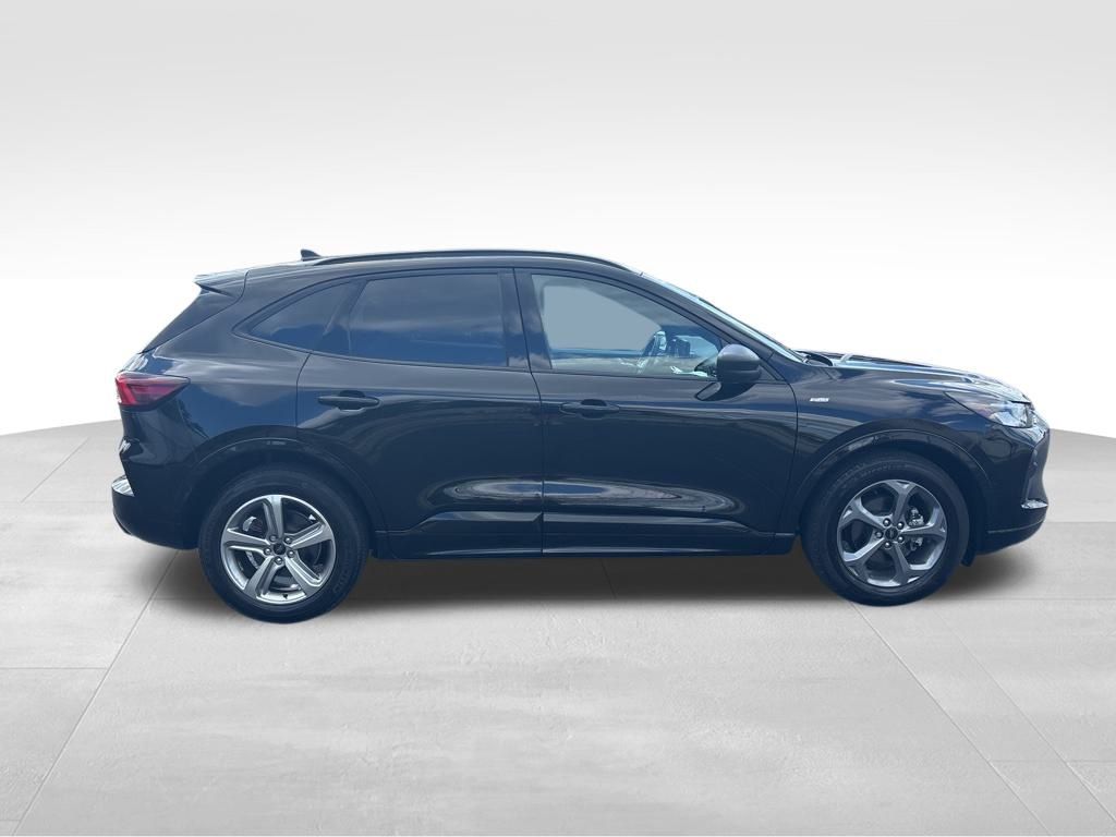 2023 Ford Escape ST-Line photo 5