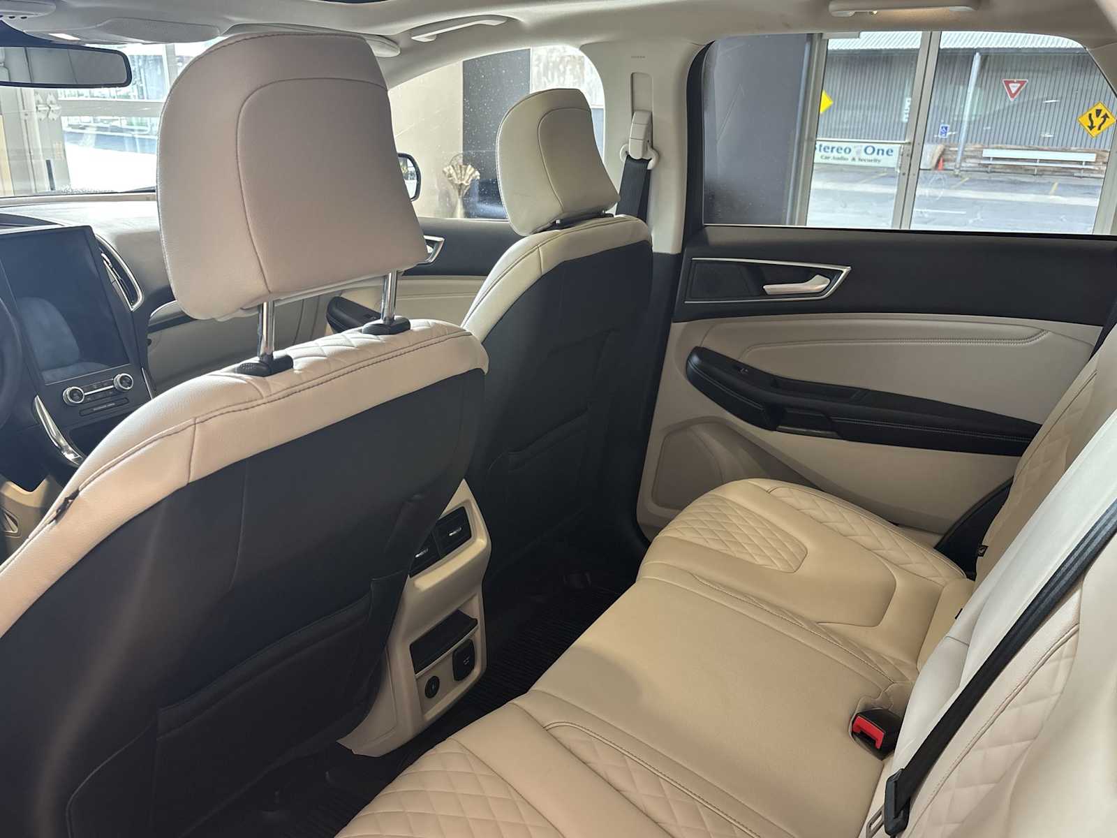 2024 Ford Edge Titanium photo 24