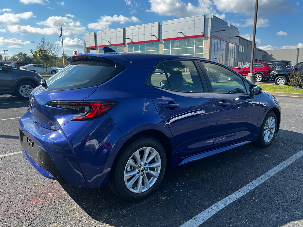 2025 Toyota Corolla SE photo 2