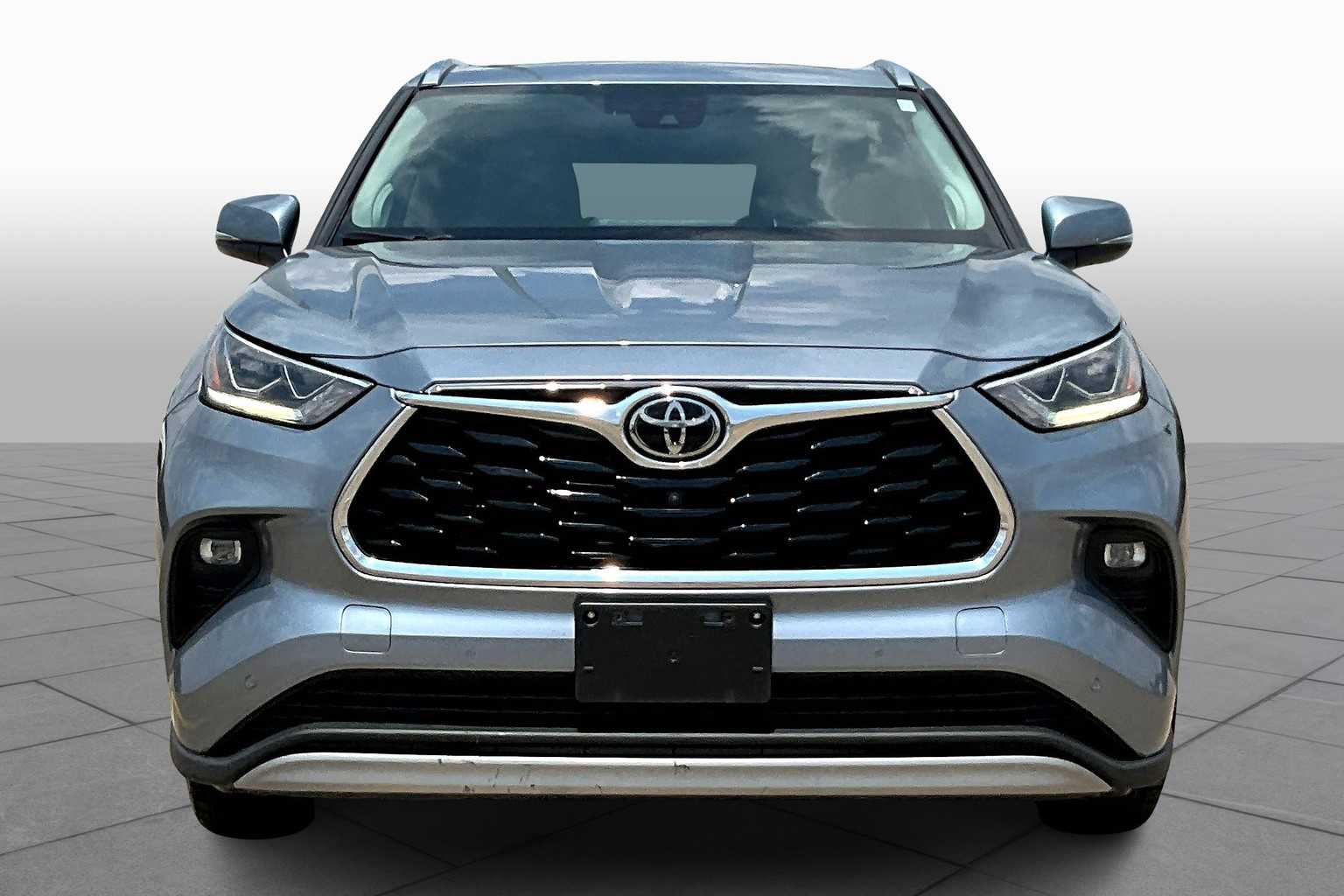 2021 Toyota Highlander Platinum photo 3