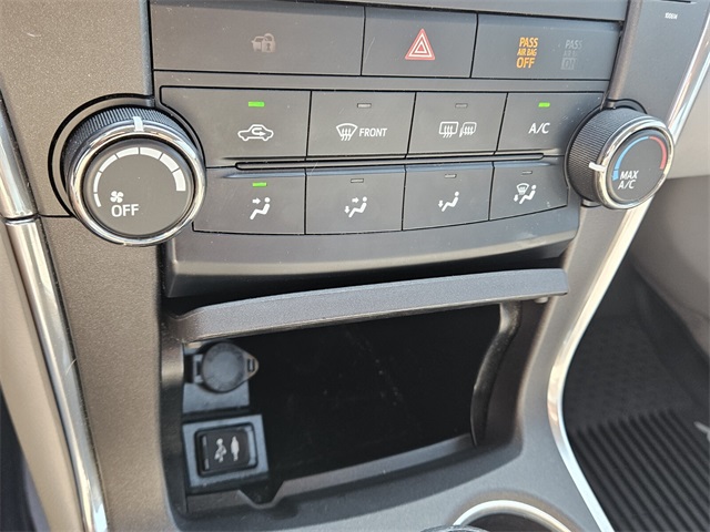 2017 Toyota Camry LE photo 17