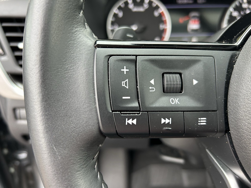 2023 Nissan Rogue SV photo 13