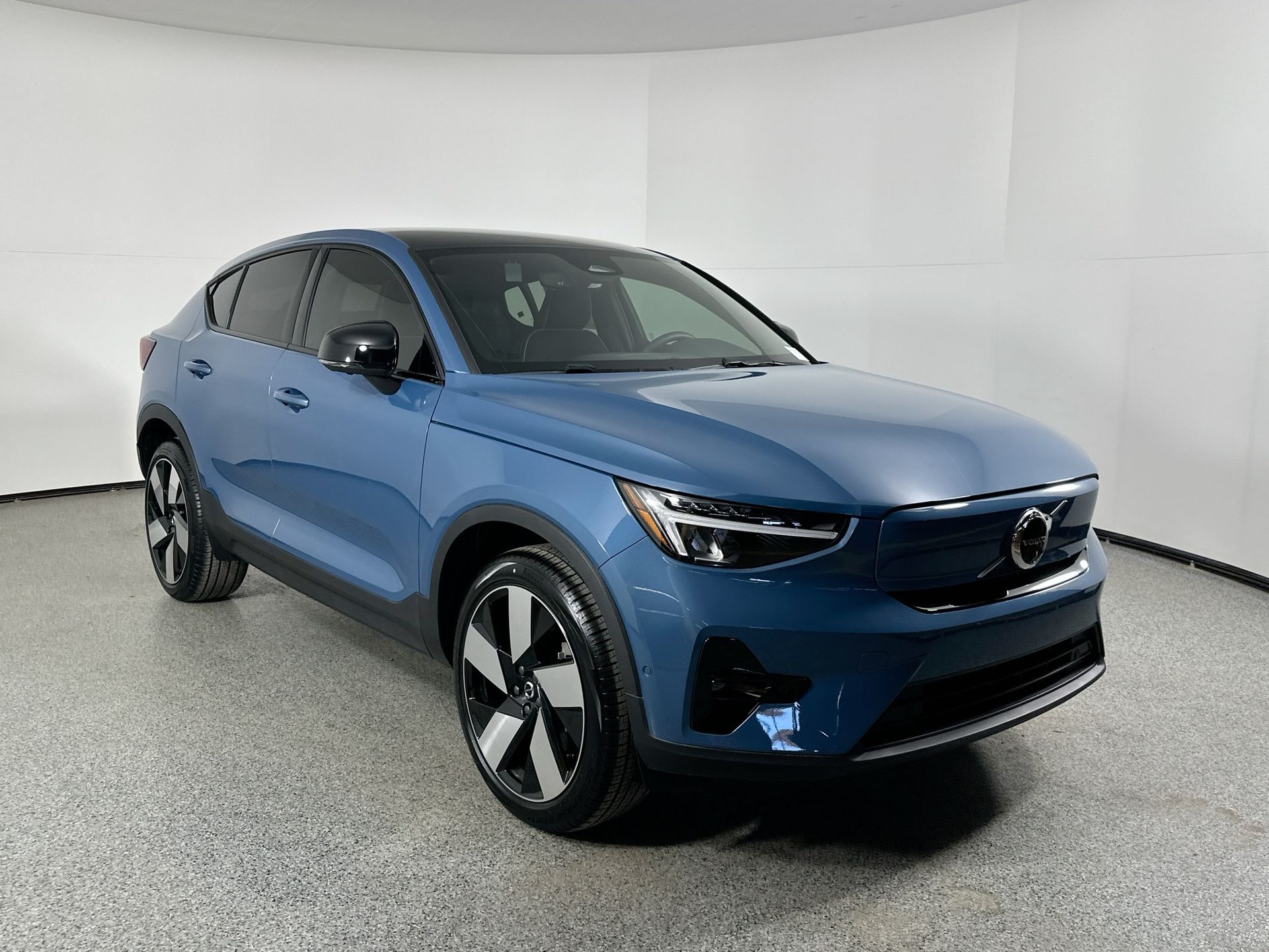 2024 Volvo C40 Recharge Plus photo 3