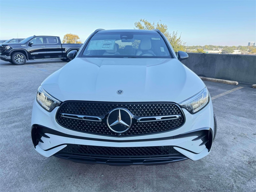 2026 Mercedes Benz GLC 300 photo 2