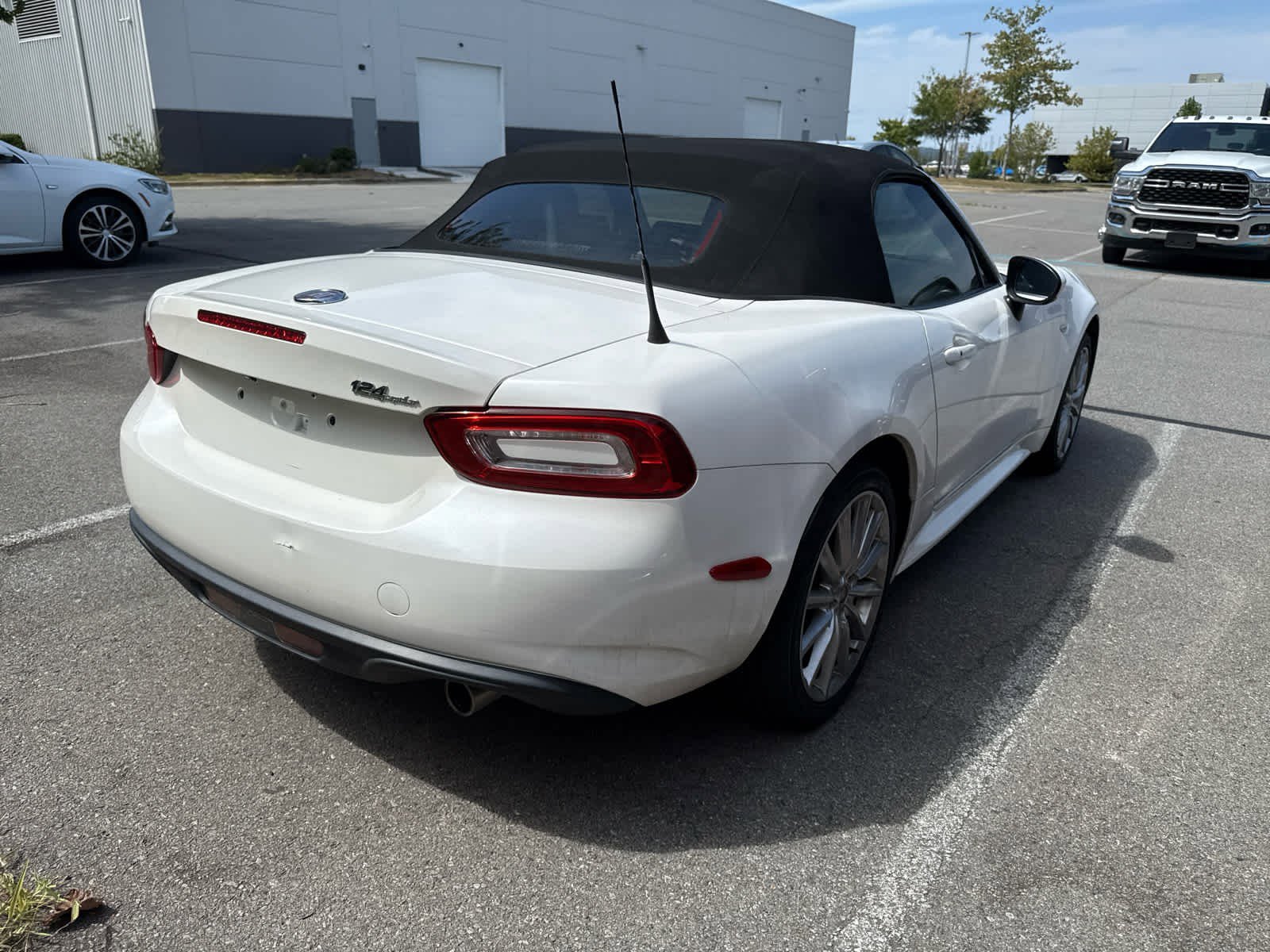 2018 Fiat 124 Spider Lusso photo 3