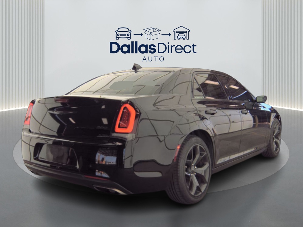 2020 Chrysler 300 Touring photo 4