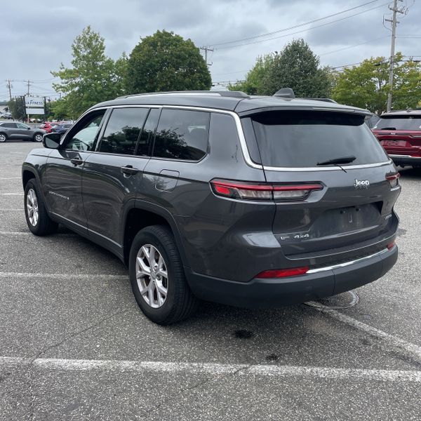 2022 Jeep Grand Cherokee Limited photo 3