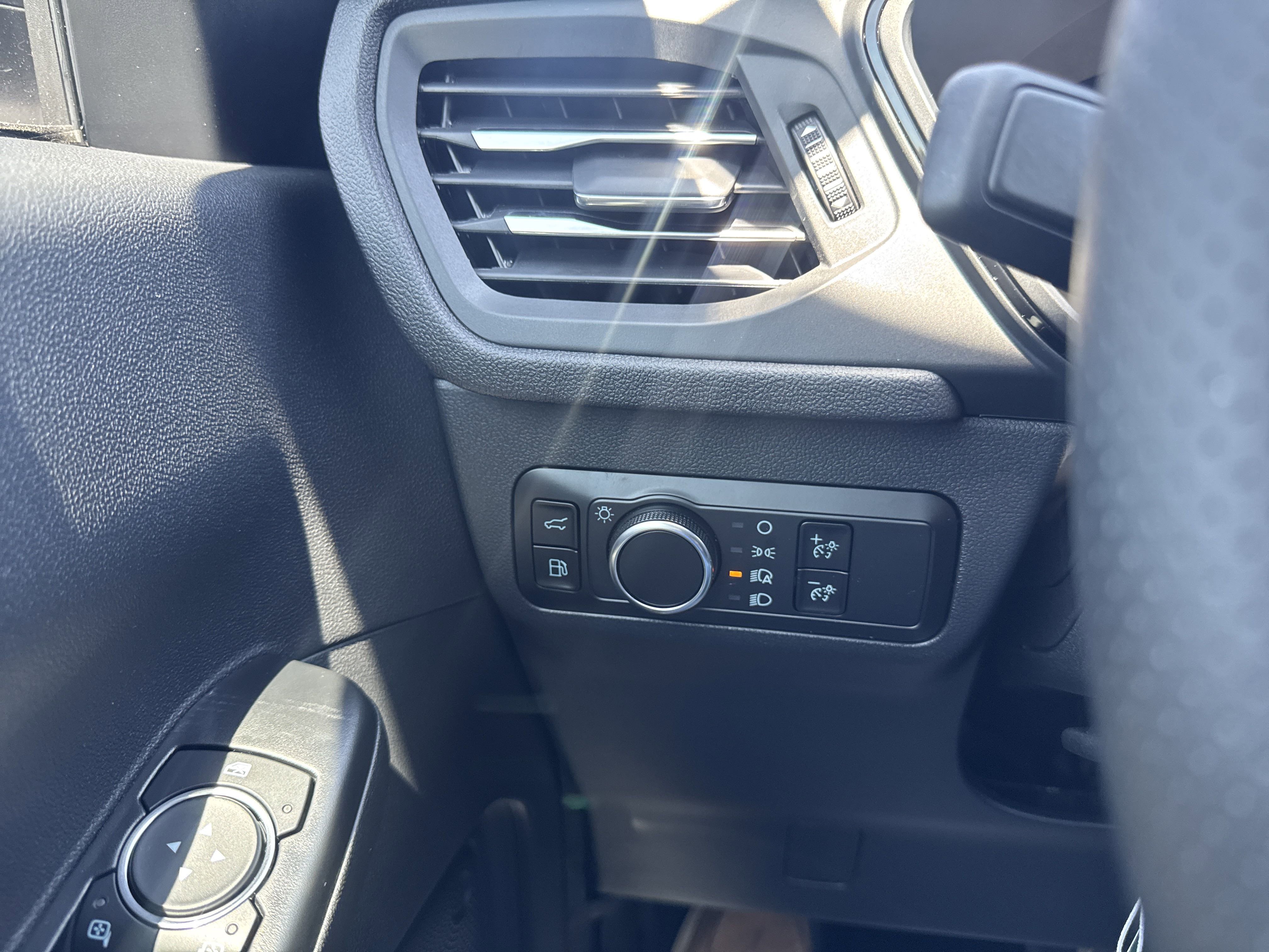 2025 Ford Escape ST-Line photo 26