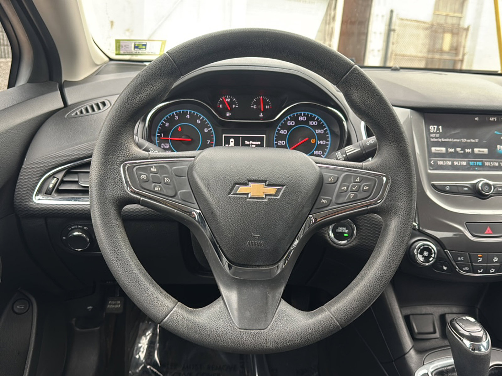 Used 2017 Chevrolet Cruze LT with VIN 1G1BE5SM4H7160160 for sale in Woodbridge Township, NJ