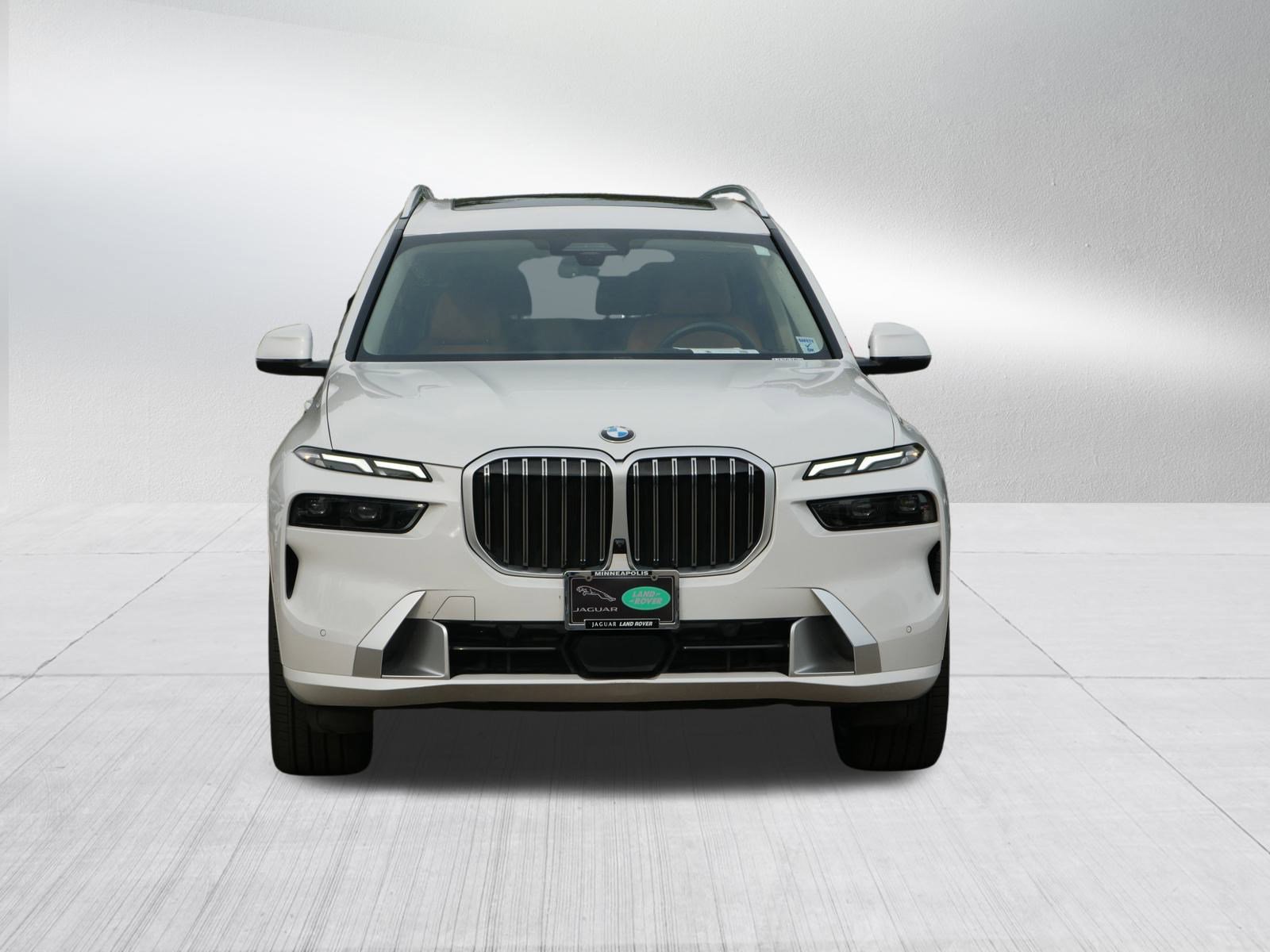 Used 2023 BMW X7 40i with VIN 5UX23EM00P9R47616 for sale in Minneapolis, Minnesota