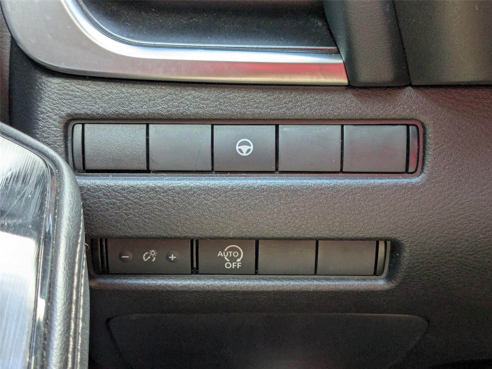 2023 Nissan Rogue SV photo 16