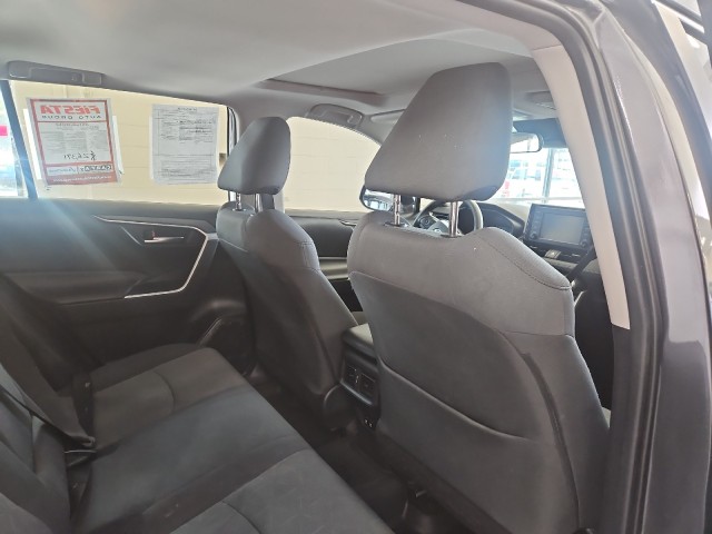 Used 2019 GRAY Toyota XLE image 16