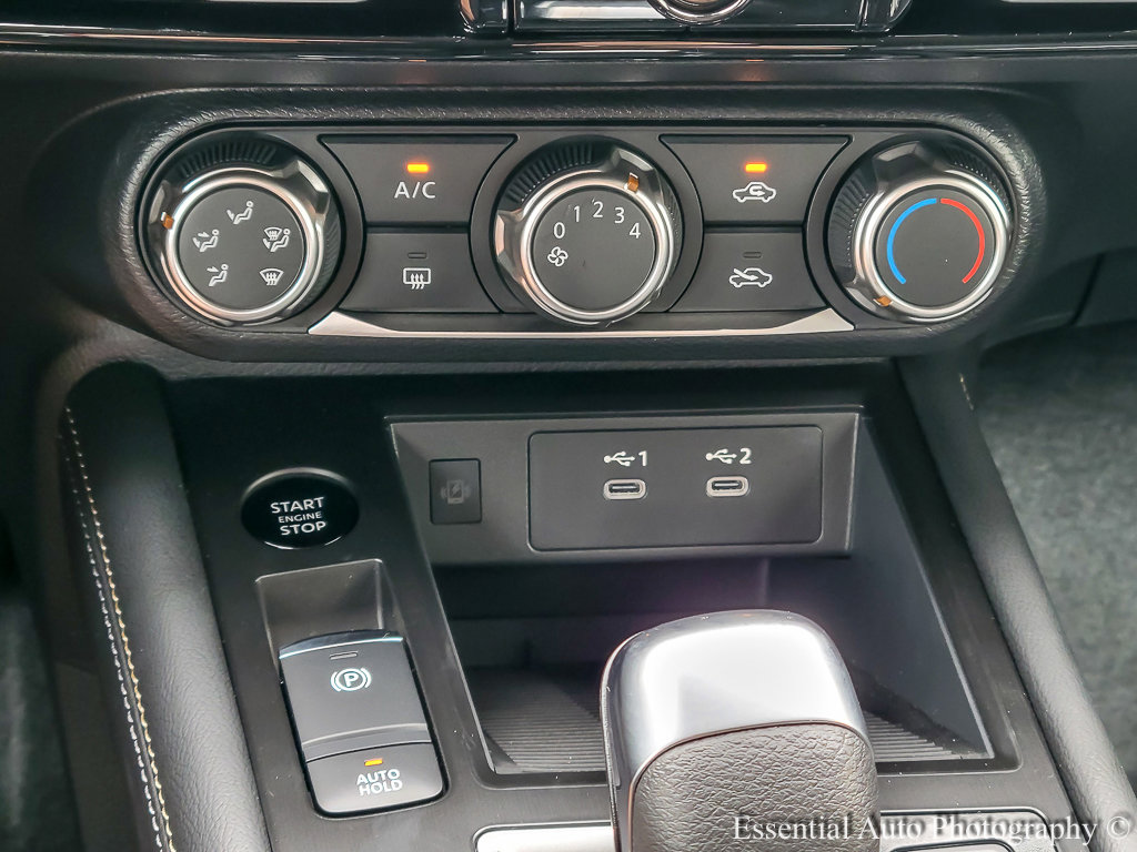 2025 Nissan Kicks SV photo 13