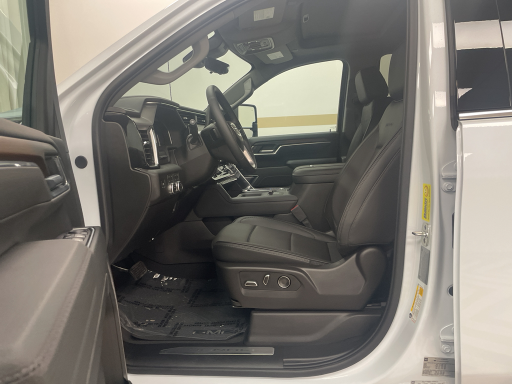 2026 Gmc Sierra 2500 HD Denali photo 3