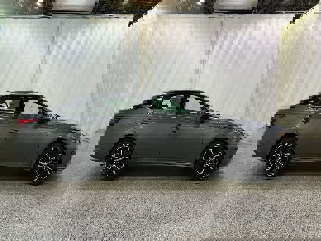 2025 Nissan Altima SR photo 3