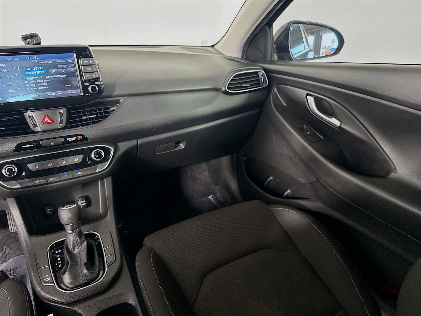 2020 Hyundai Elantra GT Base photo 22