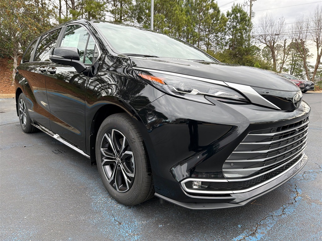 2026 Toyota Sienna Platinum's photo