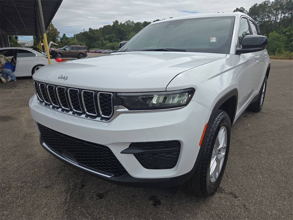 2025 Jeep Grand Cherokee Laredo photo 22