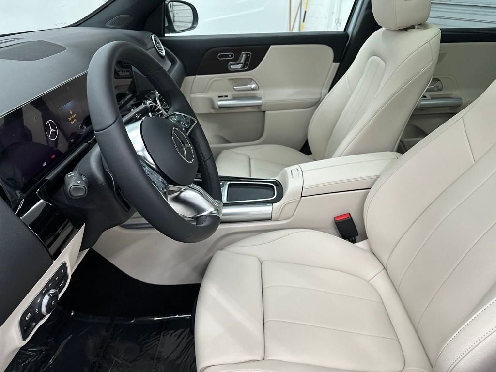 2025 Mercedes Benz GLA 250 photo 12
