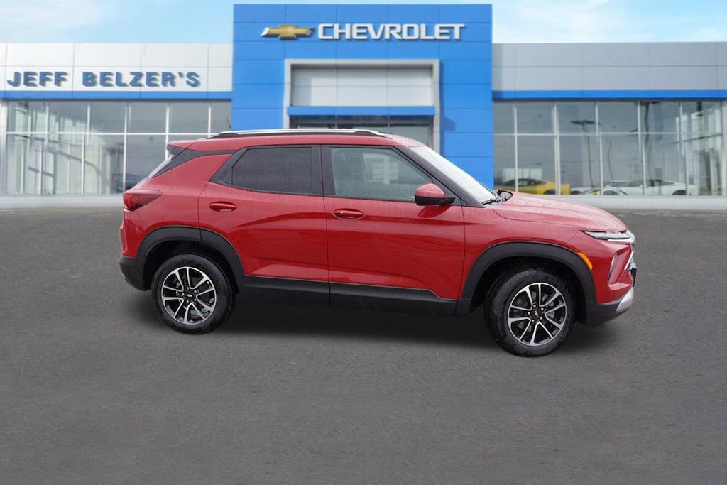 2026 Chevrolet Trailblazer LT photo 2