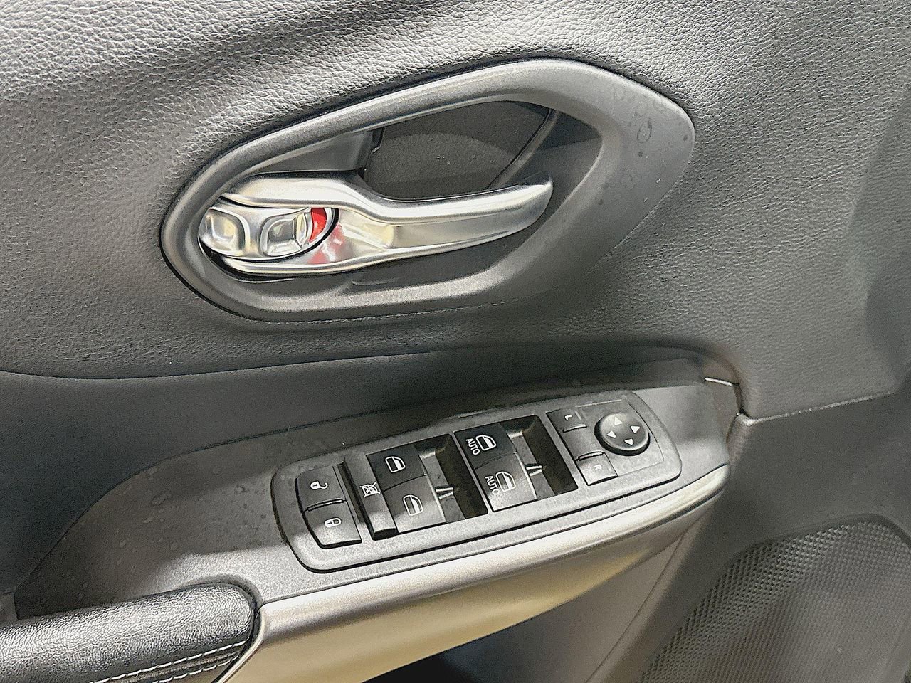 2019 Jeep Cherokee Latitude photo 17