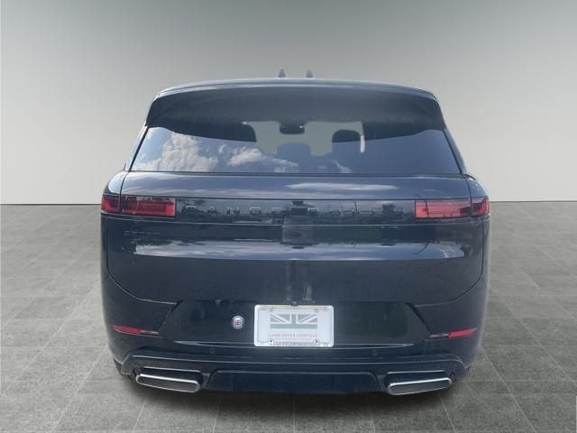 2025 Land Rover Range Rover Sport SE photo 4