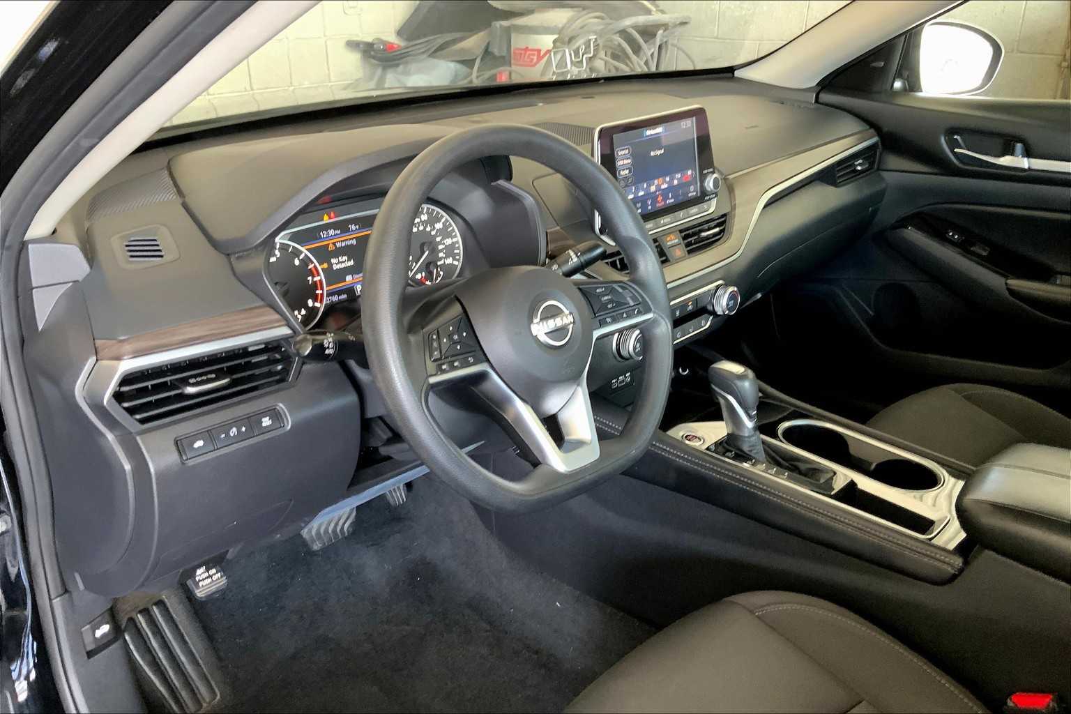 2023 Nissan Altima 2.5 SV photo 16