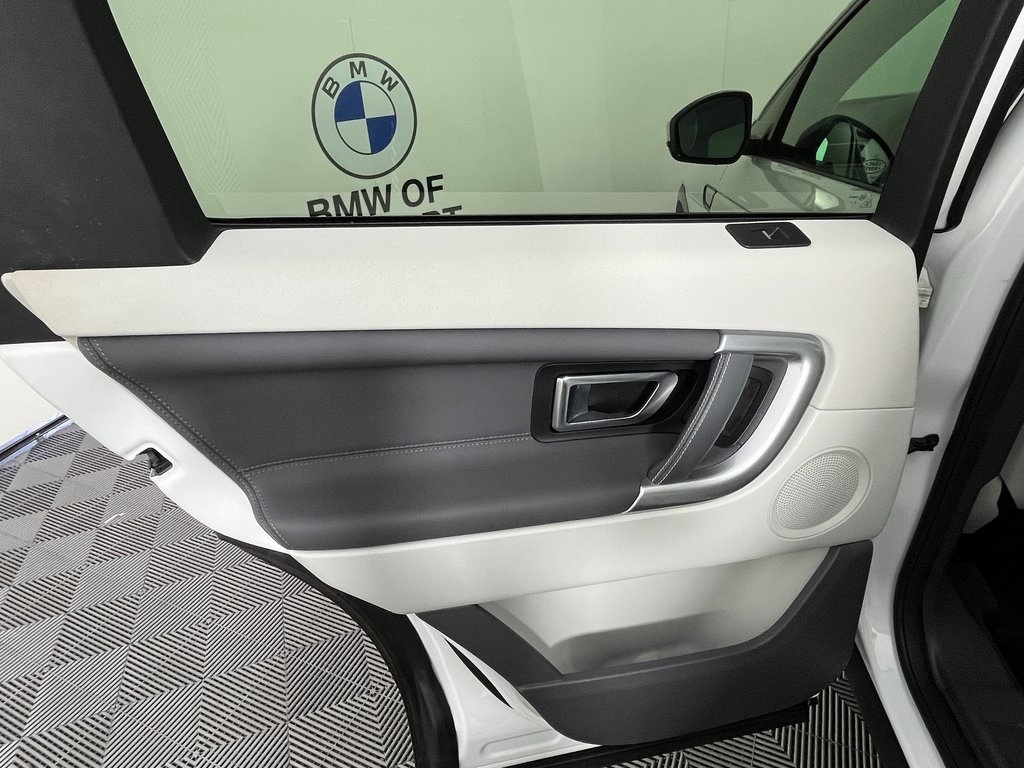2018 Land Rover Discovery Sport HSE photo 17