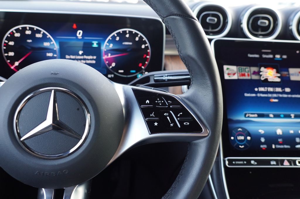 2025 Mercedes Benz GLC 300 photo 19