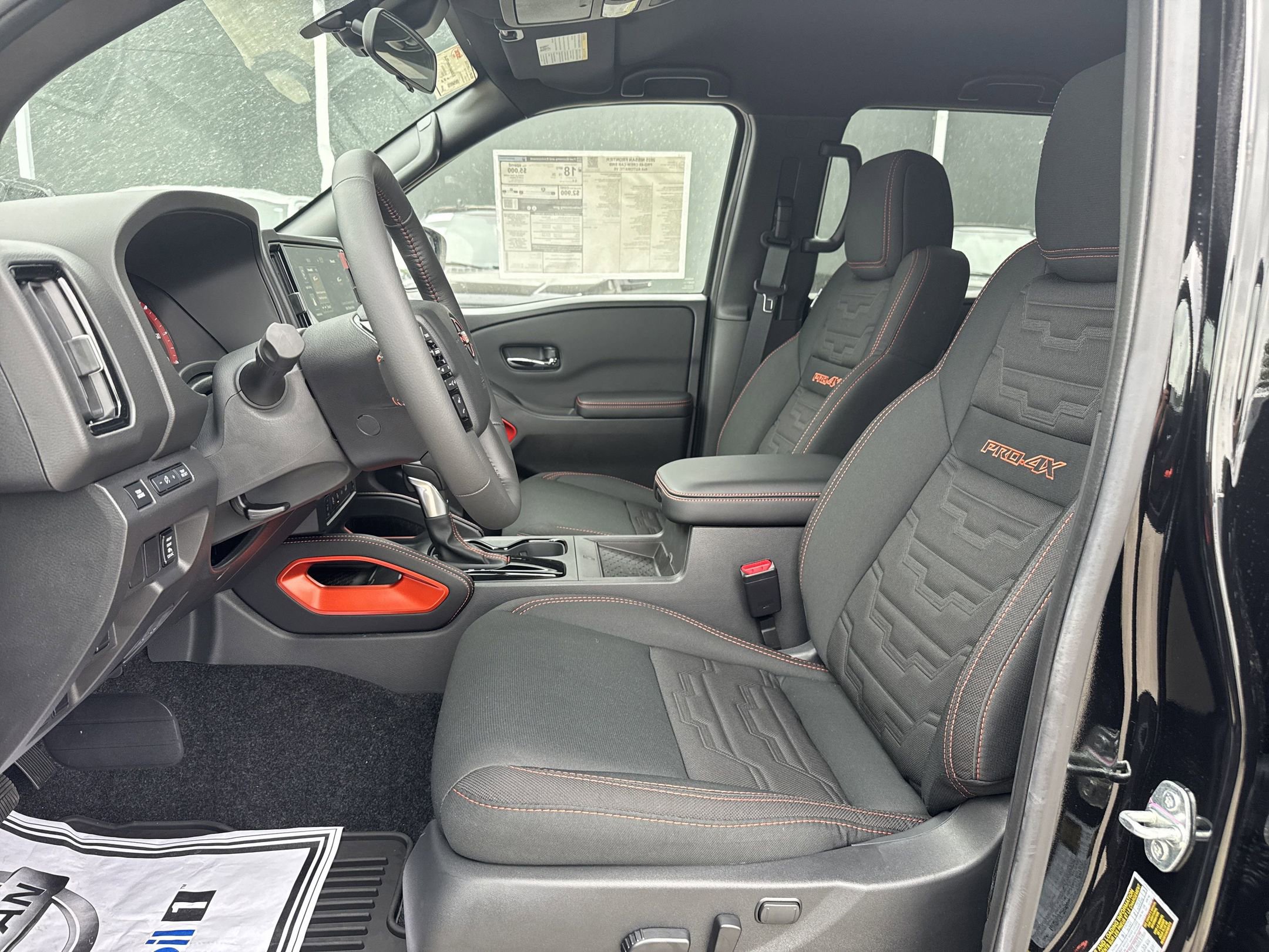 2025 Nissan Frontier PRO-4X photo 4