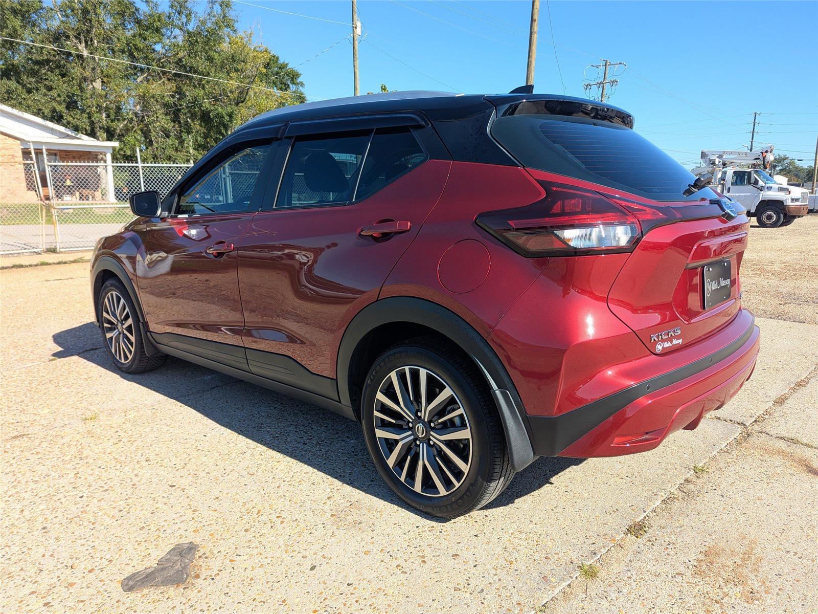 2021 Nissan Kicks SV photo 3