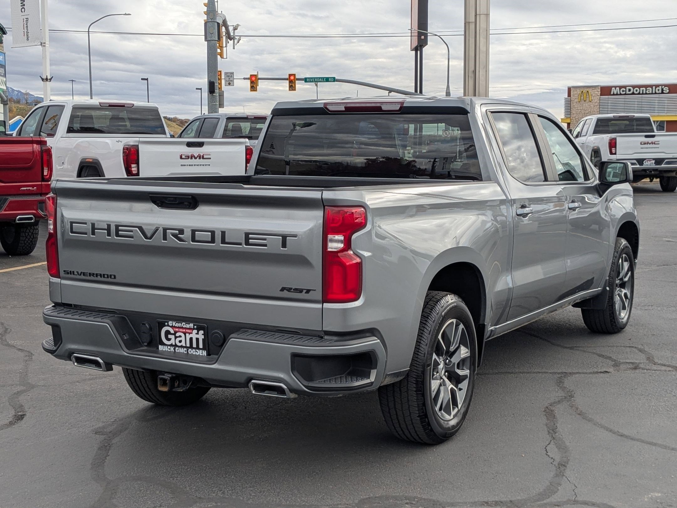 2023 Chevrolet Silverado 1500 RST photo 3