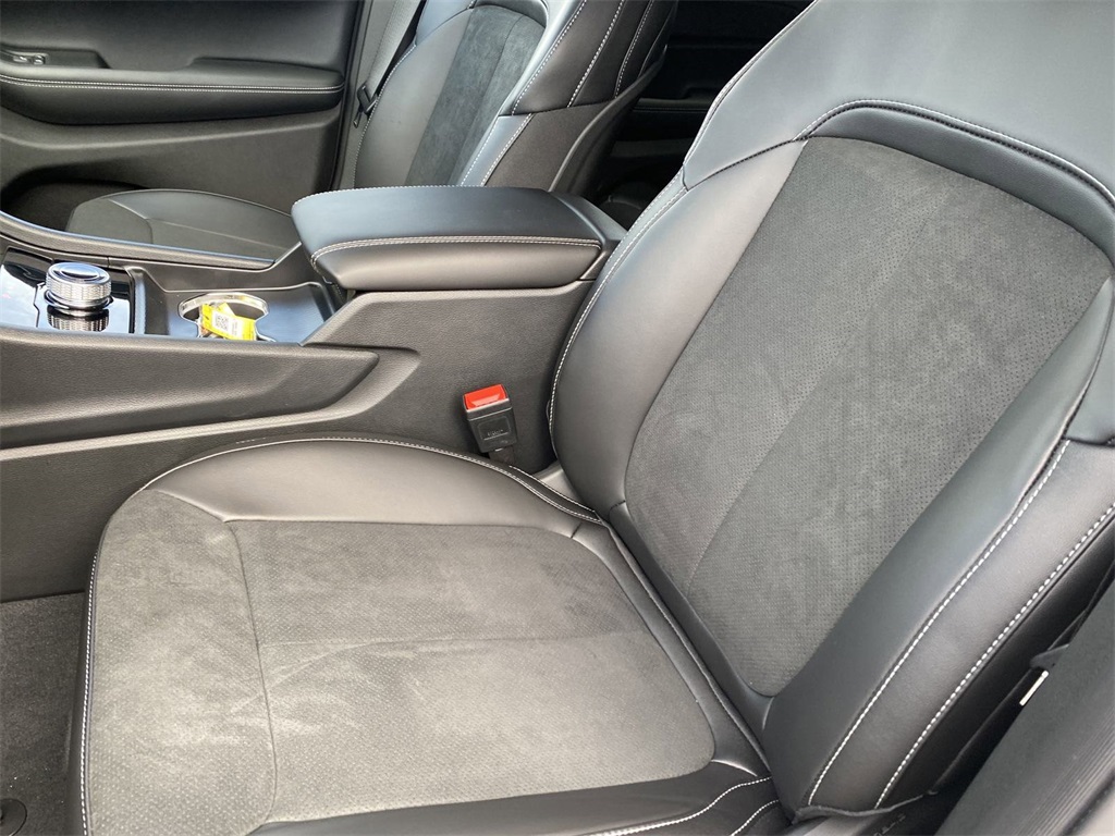 2025 Jeep Grand Cherokee Altitude X photo 30