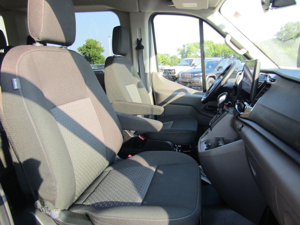 2023 Ford Transit photo 28