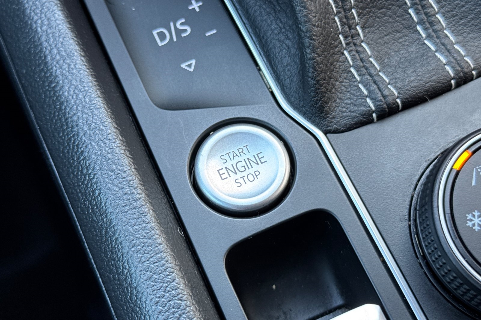 2022 Volkswagen Atlas V6 SE Technology photo 22