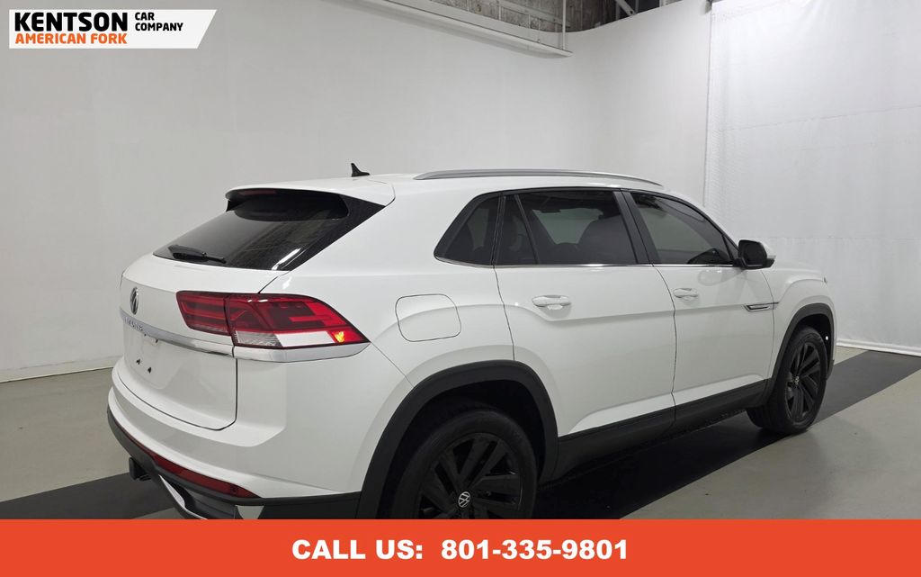 2022 Volkswagen Atlas Cross Sport V6 SE Technology photo 4