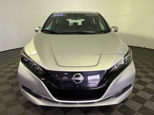 2024 Nissan Leaf S photo 2