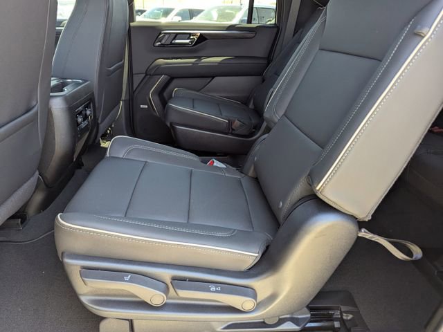 2025 Chevrolet Suburban Premier photo 19