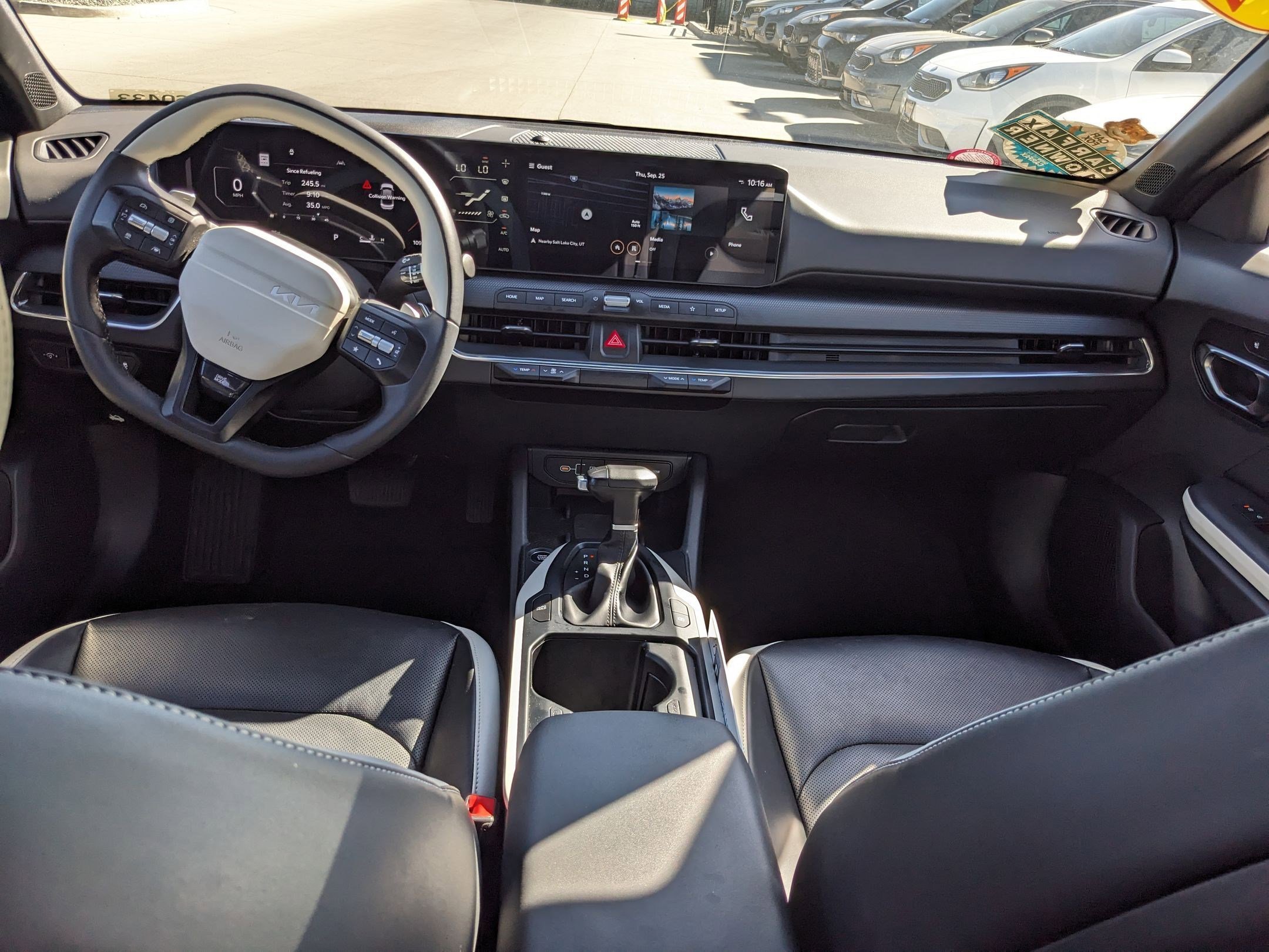 2025 Kia K4 GT-Line photo 14