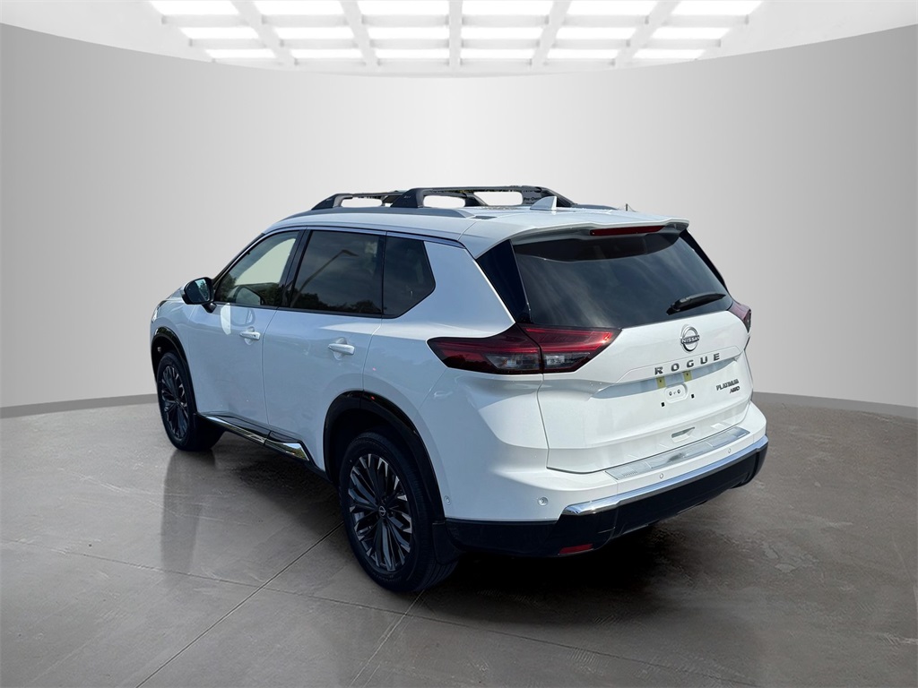 2026 Nissan Rogue Platinum photo 3