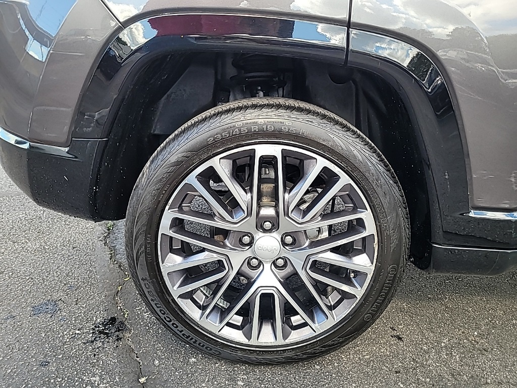 Used 2022 Granite Crystal Metallic Clearcoat Jeep Limited image 12