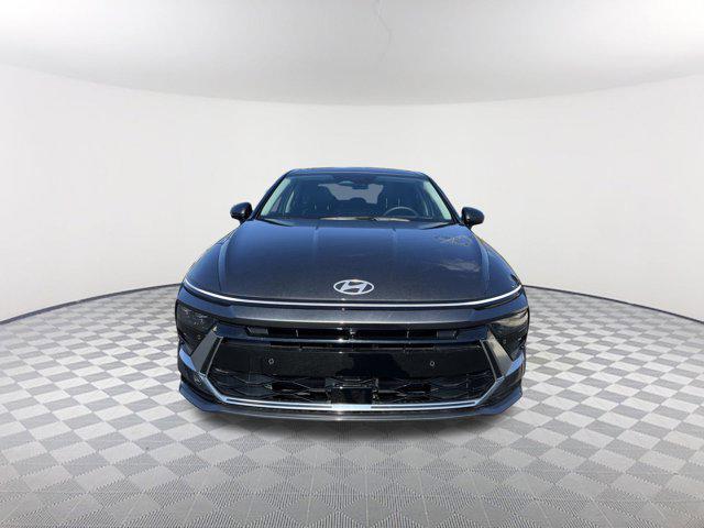 2025 Hyundai Sonata Limited photo 2