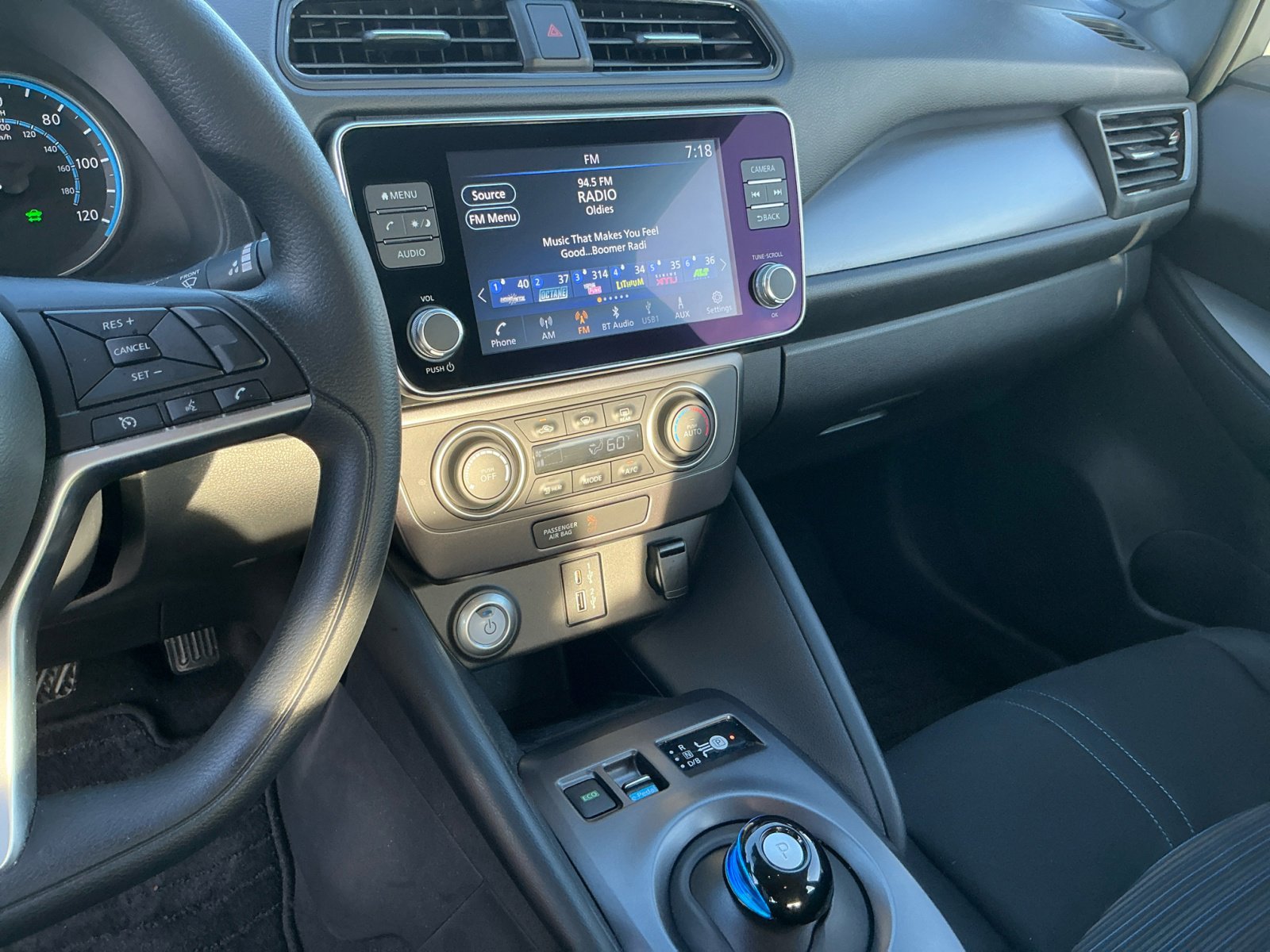 2023 Nissan Leaf S photo 17