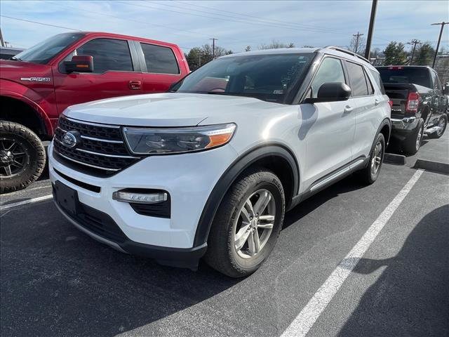 2023 Ford Explorer XLT's photo