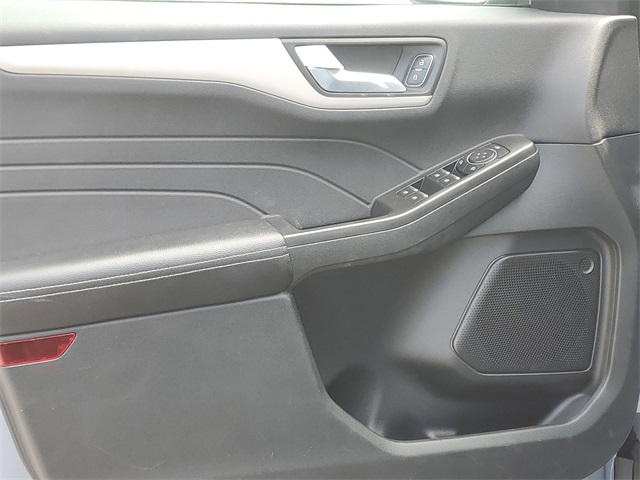 2022 Ford Escape SEL photo 9
