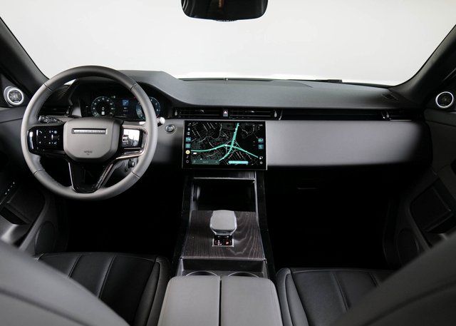 2024 Land Rover Range Rover Evoque S photo 4